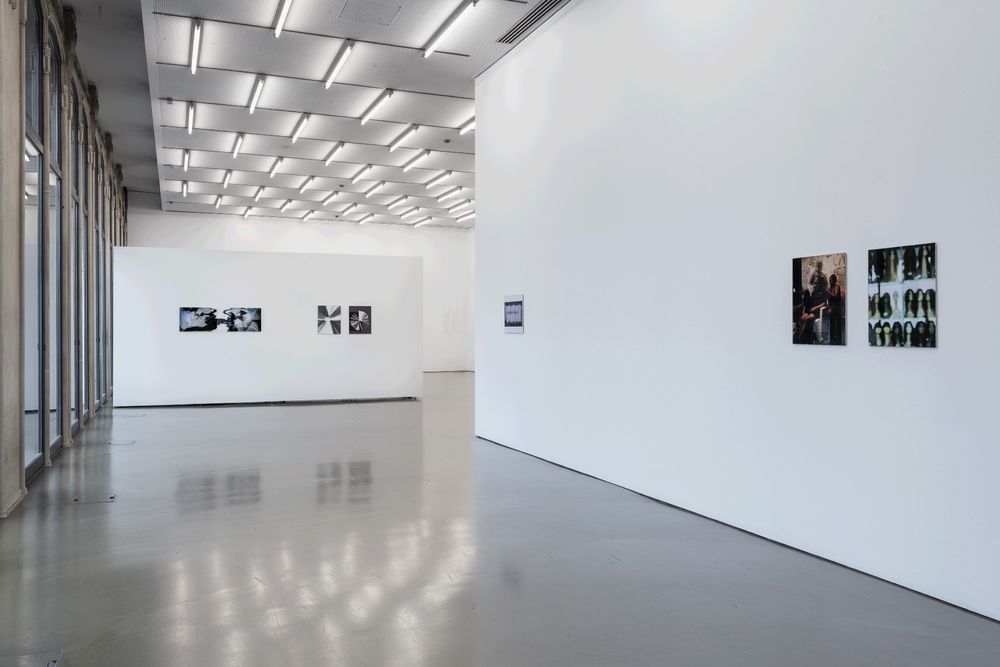 Teilansicht der Ausstellung "Fotografie zerstören" in den Räumen von Camera Austria in Graz.

Ausstellungsansicht Camera Austria, Graz 2024. Fotos: Markus Krottendorfer