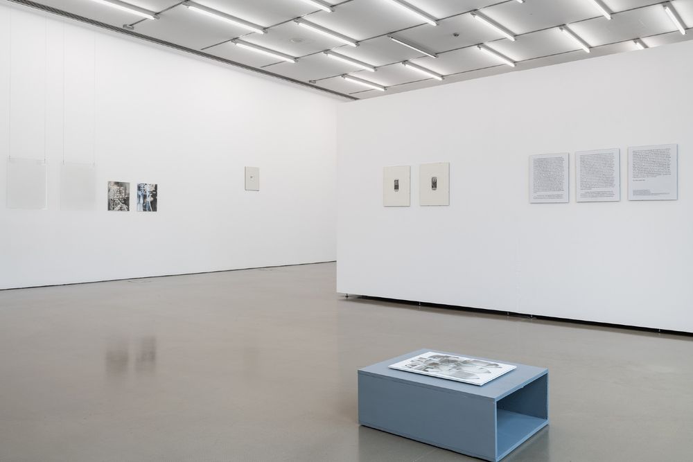 Teilansicht der Ausstellung "Fotografie zerstören" in den Räumen von Camera Austria in Graz.

Ausstellungsansicht Camera Austria, Graz 2024. Fotos: Markus Krottendorfer