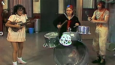 Chiquinha no violão Quico na bateria e Chavez na buzina