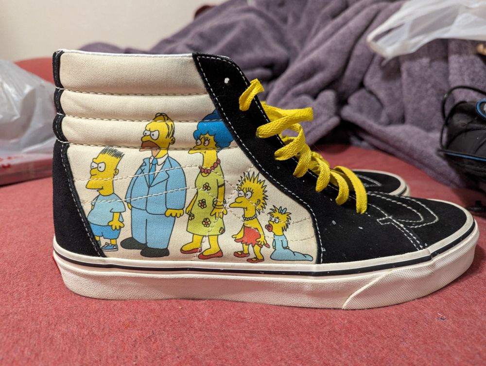 Side view of retro style Simpsons family