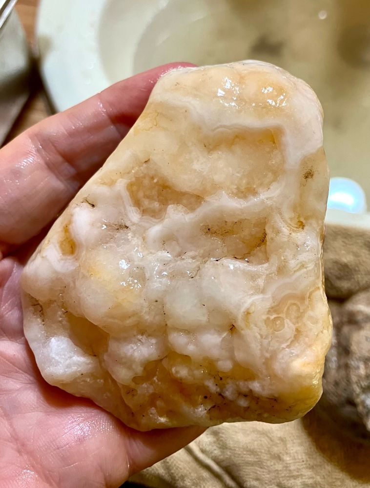 Yellow and white agate