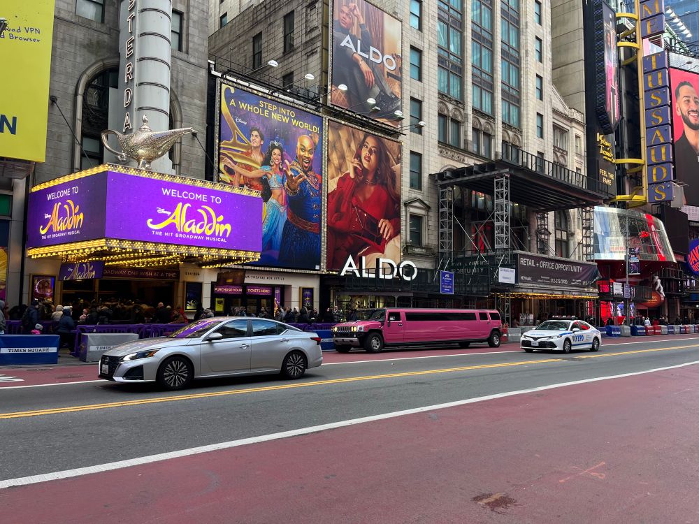 Stretch hummer parked in bus lane 