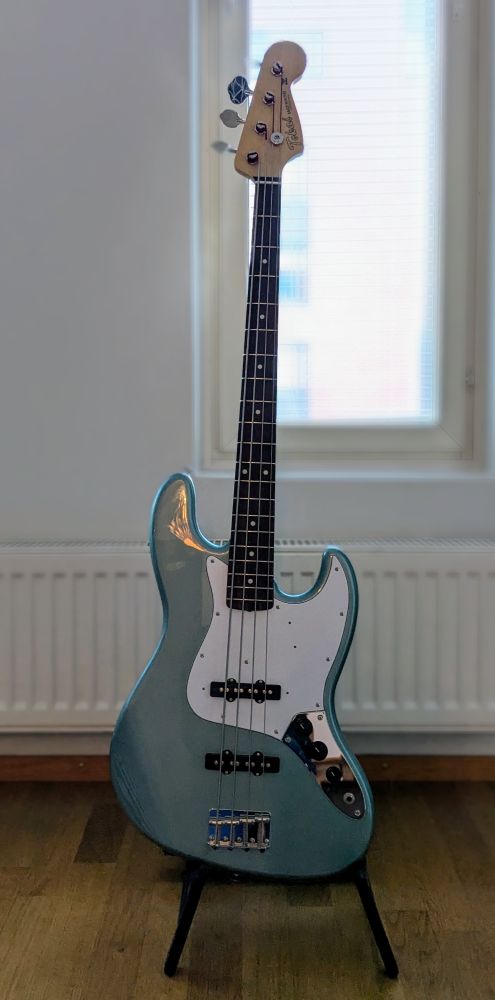 Electric bass