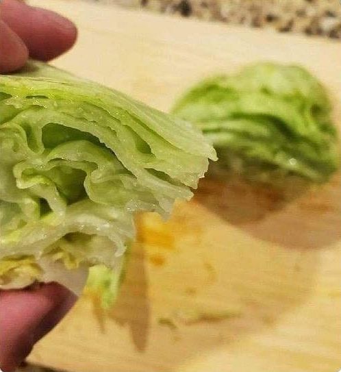 Eine Stück Eisbergsalat