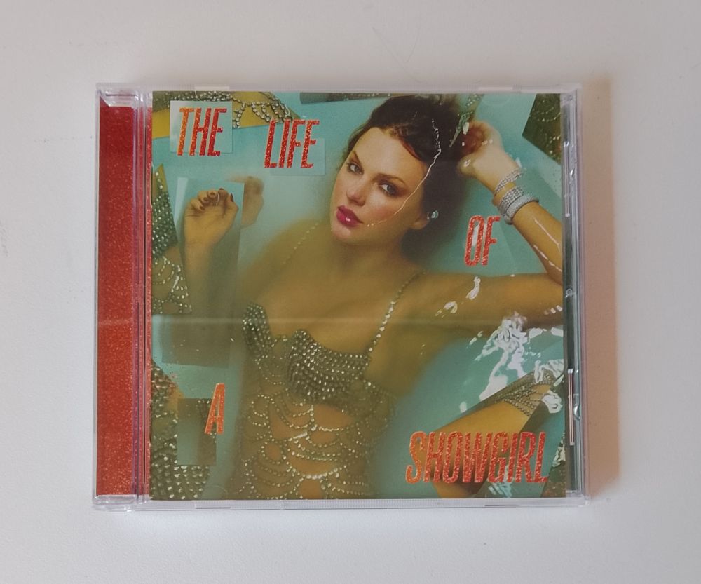 Mi CD de The Life of a Showgirl de Taylor Swift 