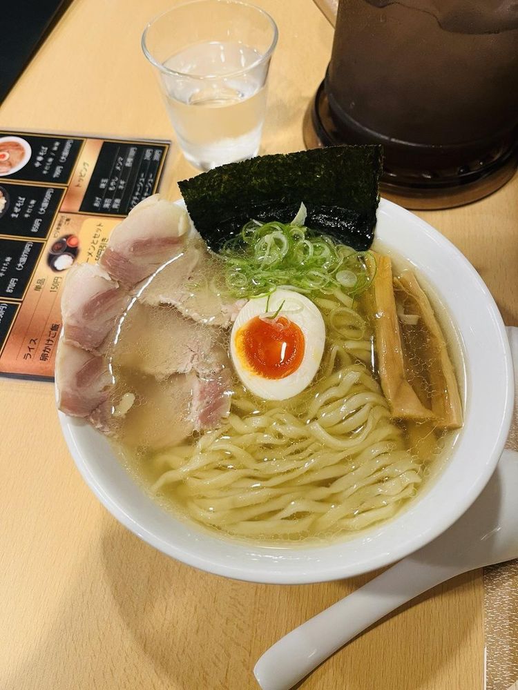 I love clear broth ramen and eggs with deep yolks with a deep red colour. I’m glad I found you ramen.

___
📸 Image credit: u/Mundane_Kangaroo_569
🔗 Source: https://reddit.com/r/food/comments/1pey4m1/i_ate_really_good_ramen_in_okayama/

#kulineria #food #indonesia
