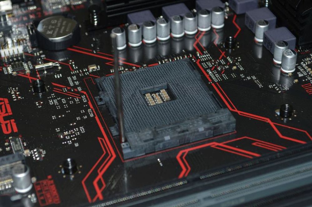 ASUSとMSIがIntel13世代・14世代CPUの不具合に対処するBIOSアップデートを実施