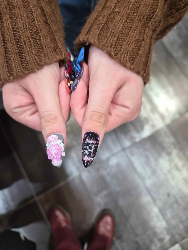 Closer look at the 3D thumb nail art, Sea Bunny and Pandemonium 
