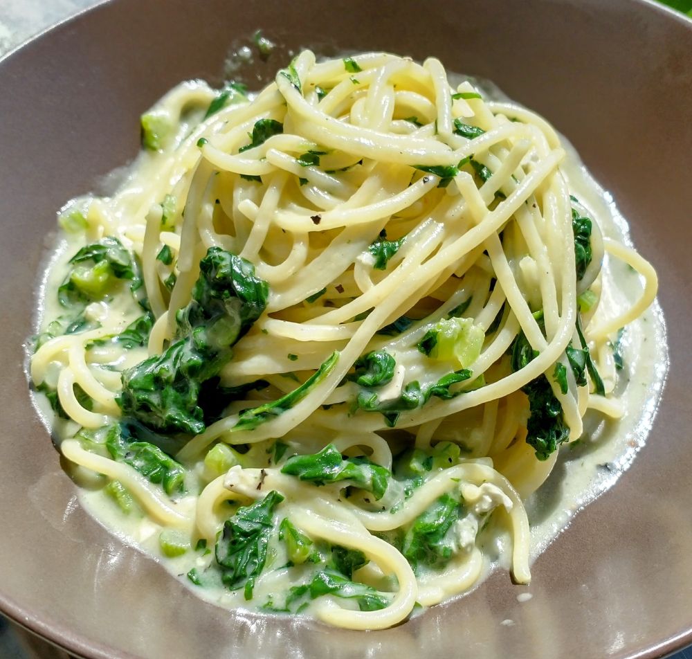 1 Portion Spaghetti mit Mangold.