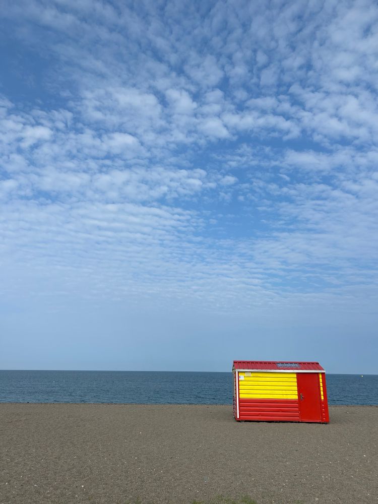 Picture of a lifeguard station at a beach 