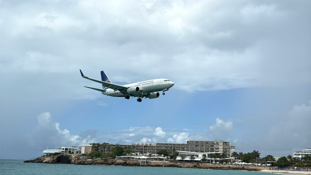 Copa Airlines flight from Panama City landing in St Maarten.
