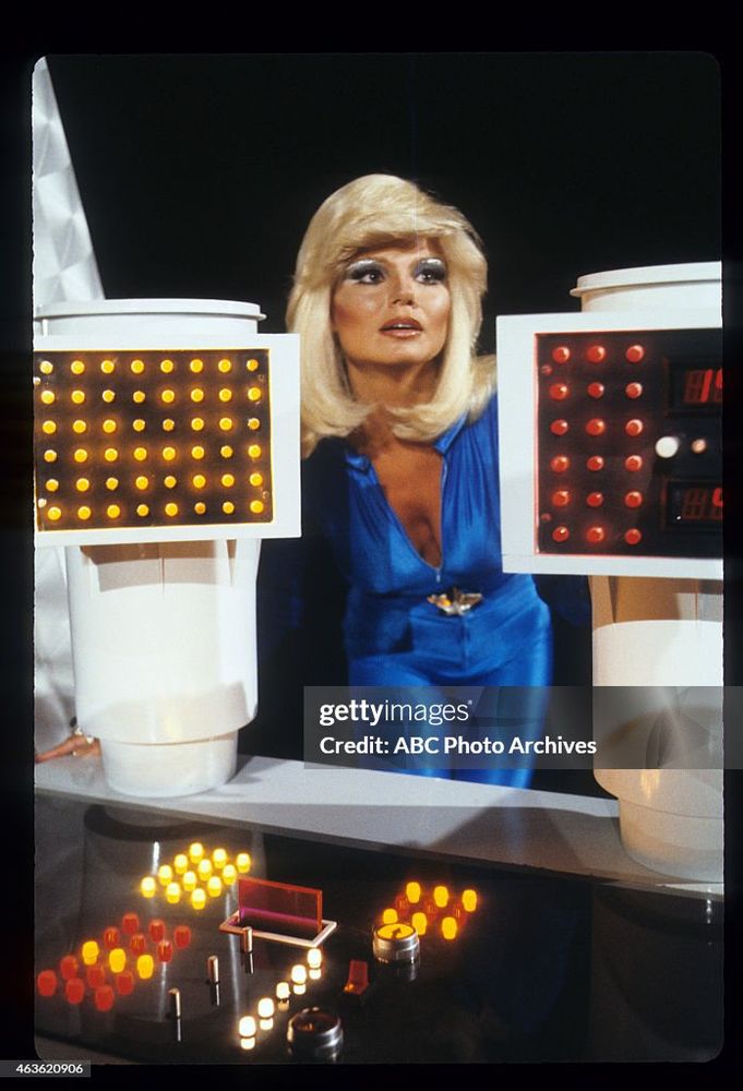 Loni Anderson with computers