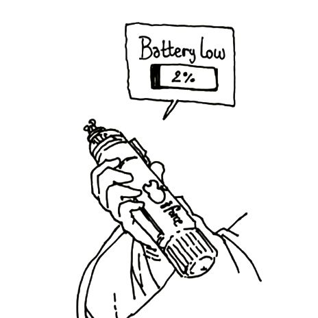 Gros plan sur la main tenant le sabre. Une bulle affiche: "Battery Low: 2%"
