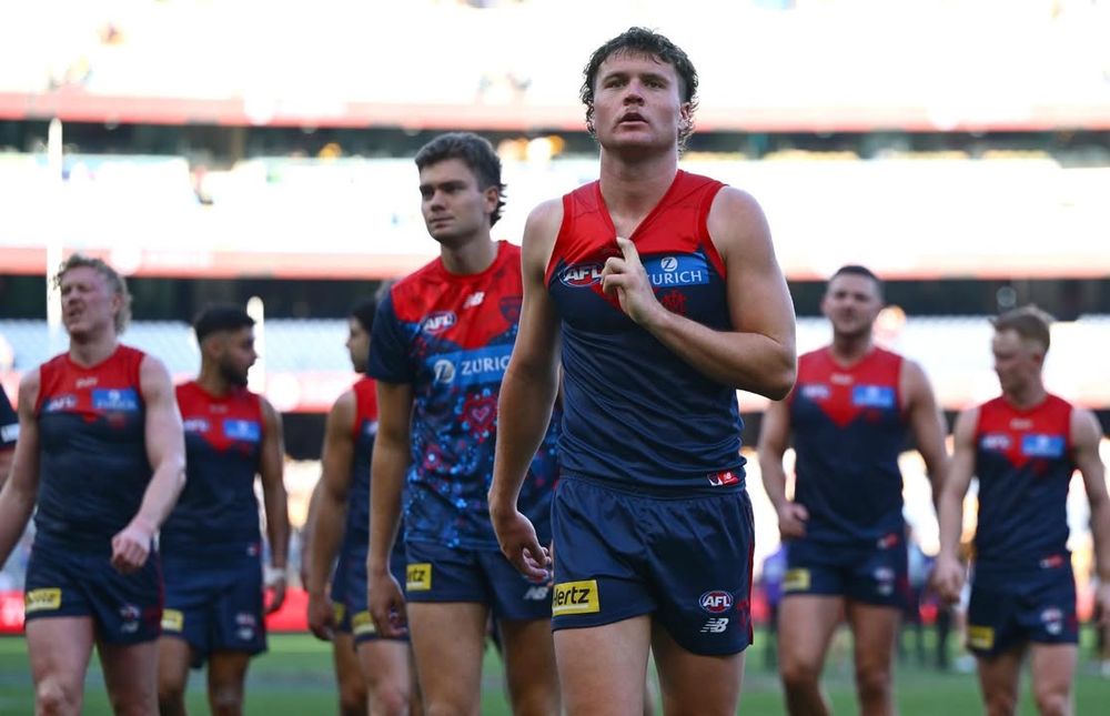 A Melbourne veteran has reacted to the sacking of Simon Goodwin.

STORY >>> zerohanger.com/walcn #AFL