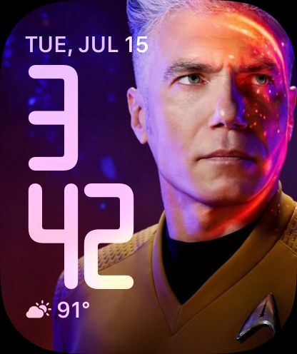 Screenshot of an Apple Watch watchface featuring Star Trek Strange New Worlds' Pike