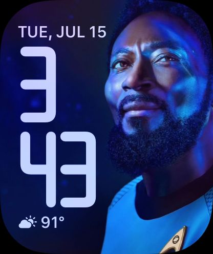 Screenshot of an Apple Watch watchface featuring Star Trek Strange New Worlds' Doctor M'Benga.