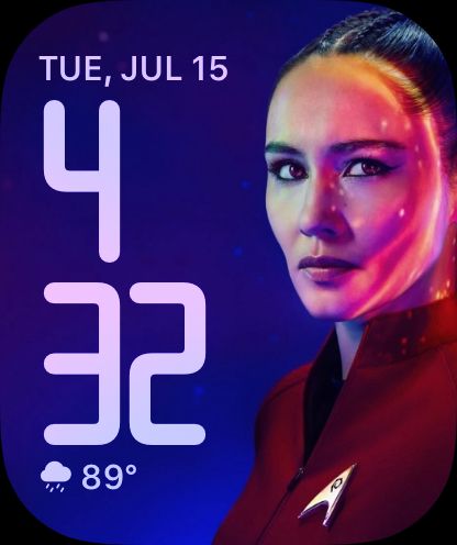 Screenshot of an Apple Watch watchface featuring Star Trek Strange New Worlds' La'an.