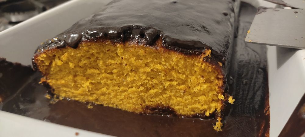 carrot cake with chocolate