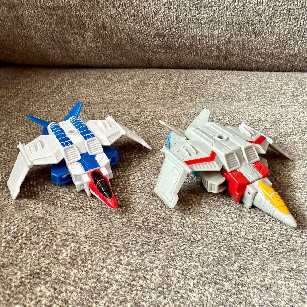 Cyberworld Mirage and Starscream - Jet Mode 
