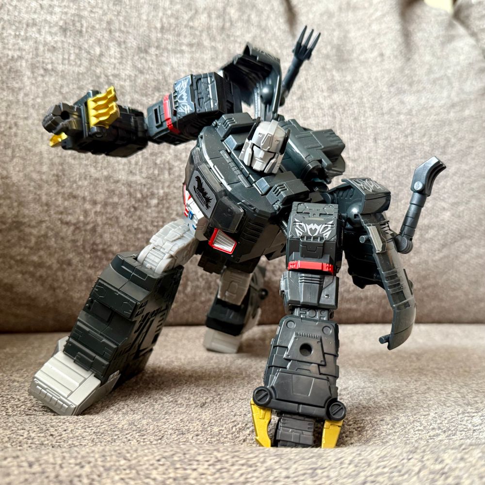 Megatron x Godzilla (Robot Mode)
