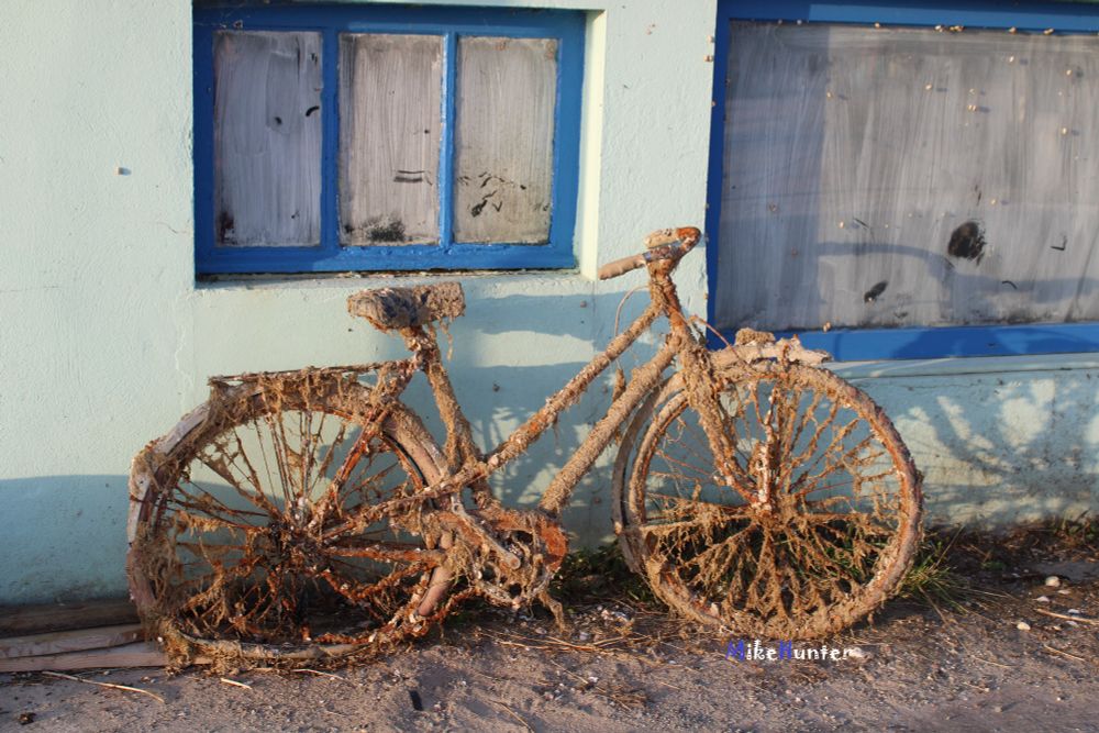Fahrrad das aus dem Hafenbecken gezogen wurde....