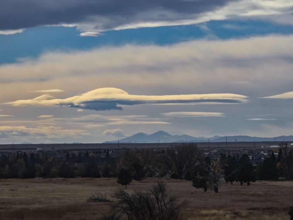 Lenticular clouds 