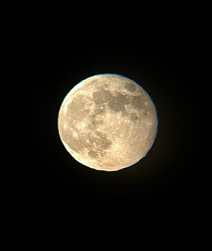 Pic of da nice ass moon 
