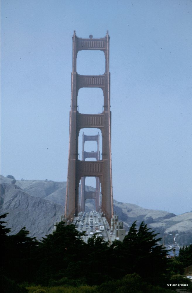 Golden Gate Bridge, looking north, with the towers aligned.