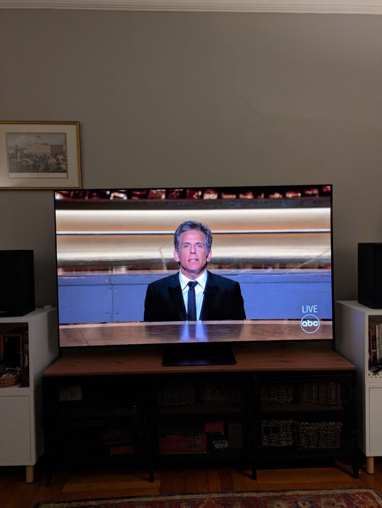 Ben Stiller presenting on the Oscars, but the platform raising him up to the stage stopped early so you can only see his upper half