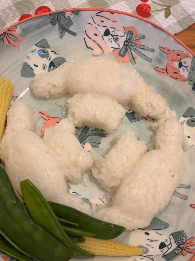 Rice mounds shaped like Cinnamoroll (Sanrio)
