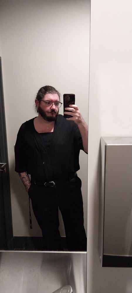 Selfie miroir dans les chiottes du taff 