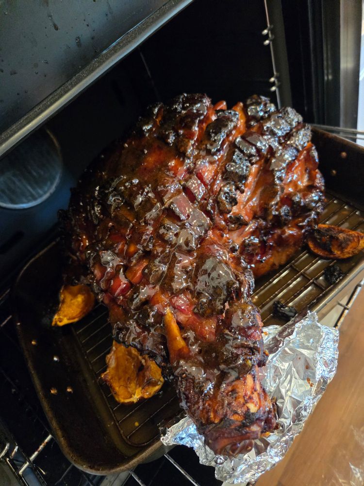 A big fucken glazed ham