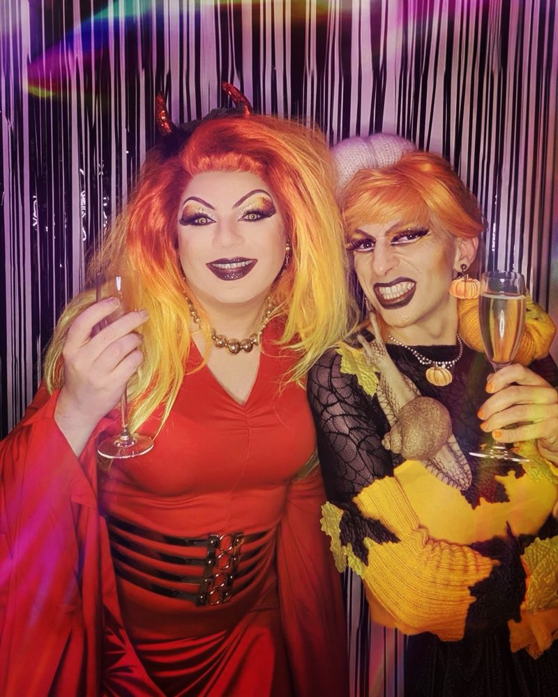 Dragqueens celebrating Halloween 