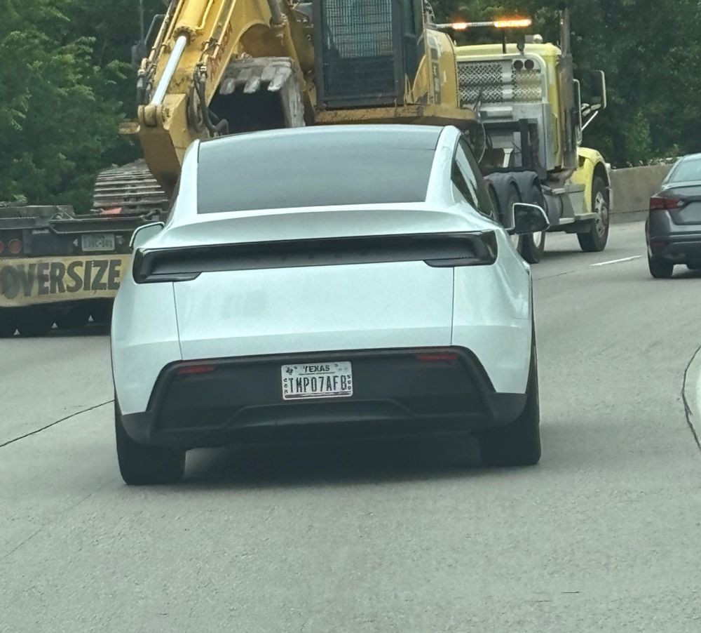 poorly built 2025 Nazi car 