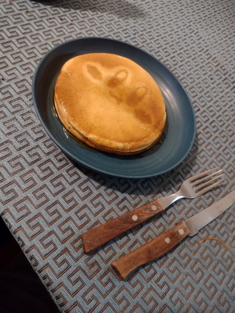 Fluffy Kirby Hotcakes with Syrup