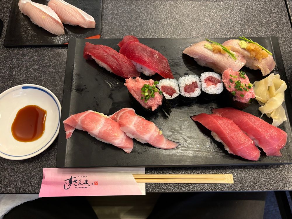 寿司の写真

A picture of sushi