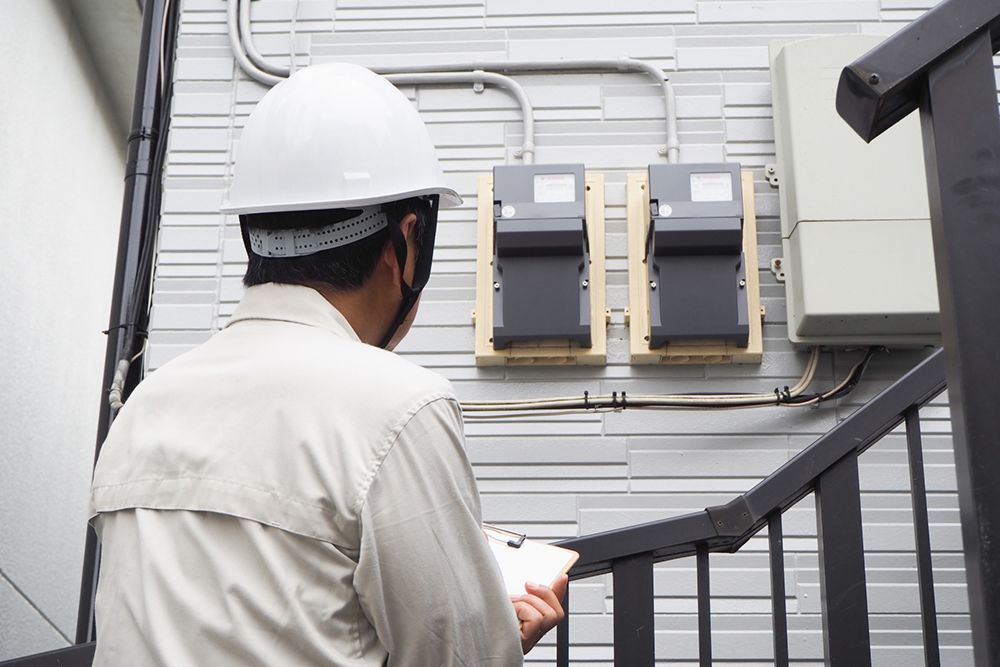 一人暮らしの電気代って平均どれくらいかかるの？ 冬・夏は高くなる？節約方法も詳しく紹介 - 住まいのお役立ち記事