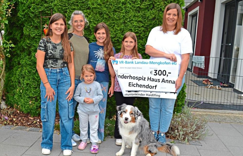 Erstkommunionkinder spenden für das Haus Anna