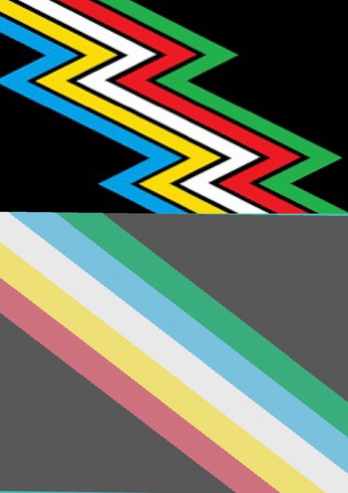 Banderas del orgullo de la discapacidad. La imagen está dividida en dos partes horizontales:

Parte superior: Diseño antiguo de la bandera del orgullo de la discapacidad. Tiene un fondo negro y un rayo en zigzag que cruza la bandera de lado a lado. El rayo está formado por cinco franjas de colores: azul, amarillo, blanco, rojo y verde, todas delineadas en negro.

Parte inferior: Diseño nuevo de la bandera del orgullo de la discapacidad. Tiene un fondo gris oscuro y cinco franjas diagonales que van de la esquina inferior izquierda a la superior derecha. Los colores de las franjas, de abajo hacia arriba, son rojo claro, amarillo, blanco, azul claro y verde.

Ambos diseños usan los mismos colores para representar la diversidad dentro de la comunidad de personas con discapacidad, pero el diseño nuevo es más simple y utiliza líneas diagonales en vez de un rayo en zigzag.
