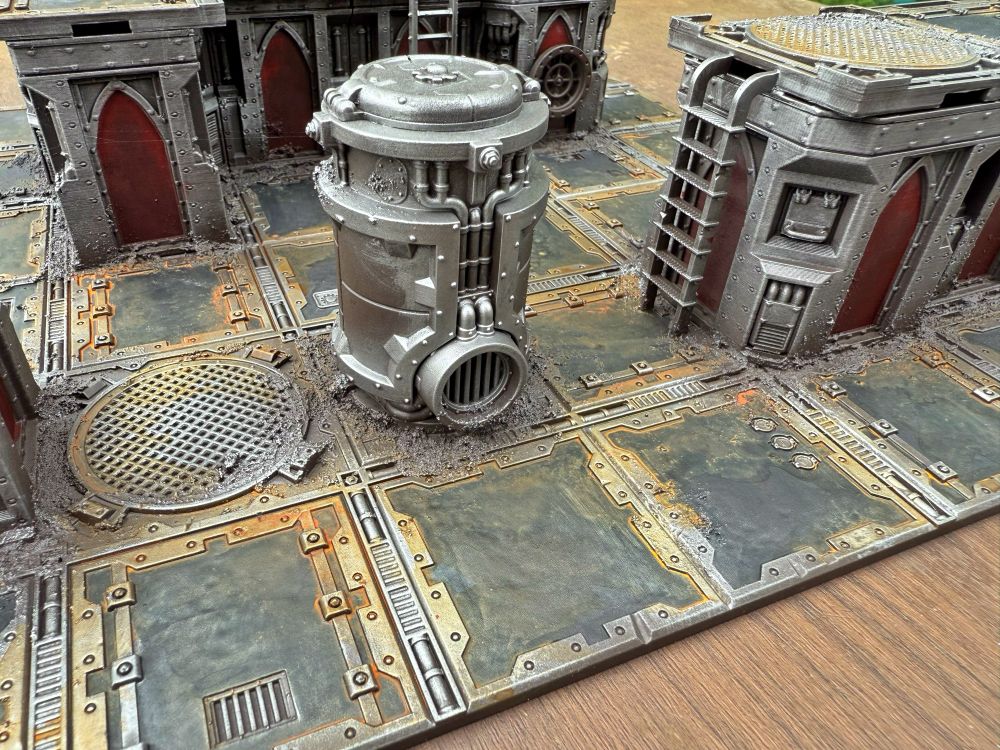 Rust effects on Necromunda terrain. 