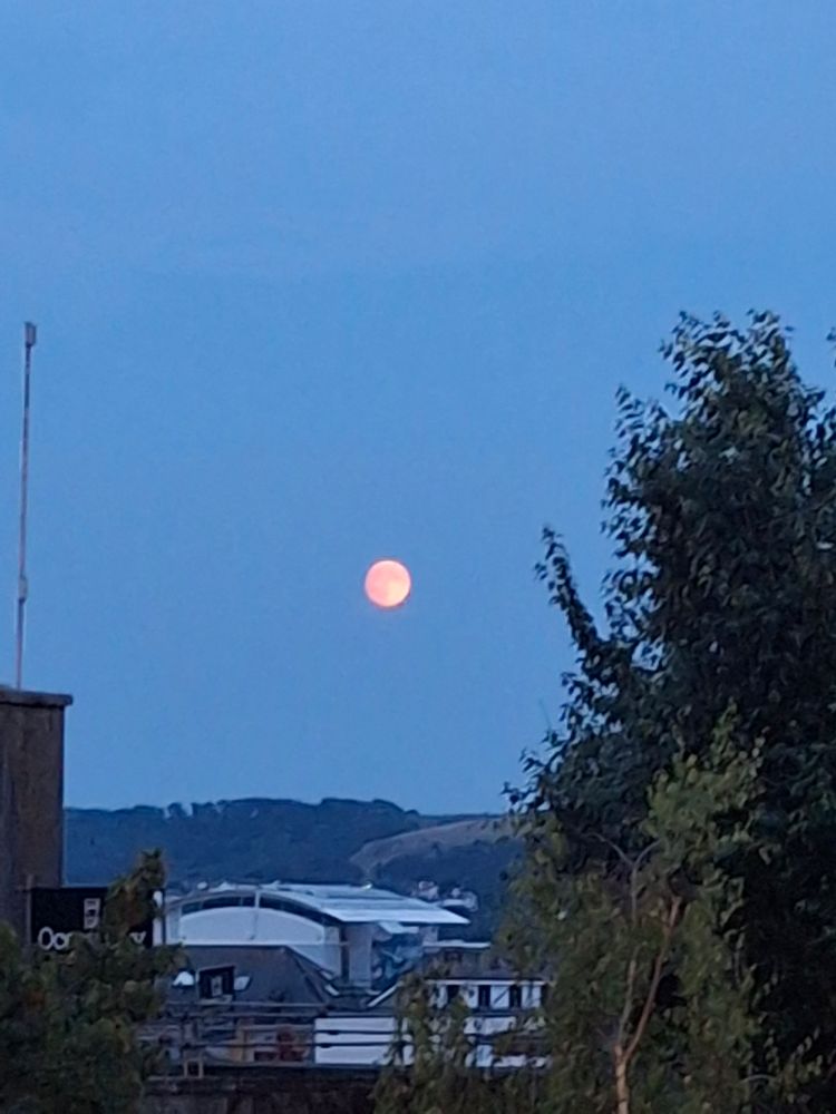 Full moon picture