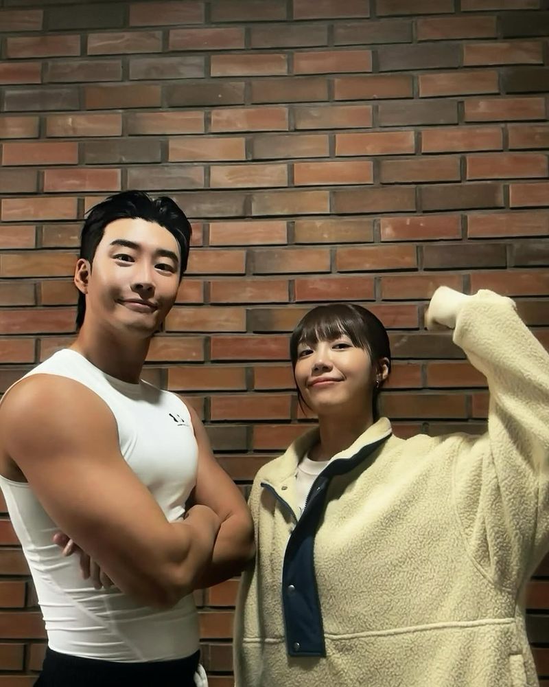 Kim Kwon and Apink Eunji
