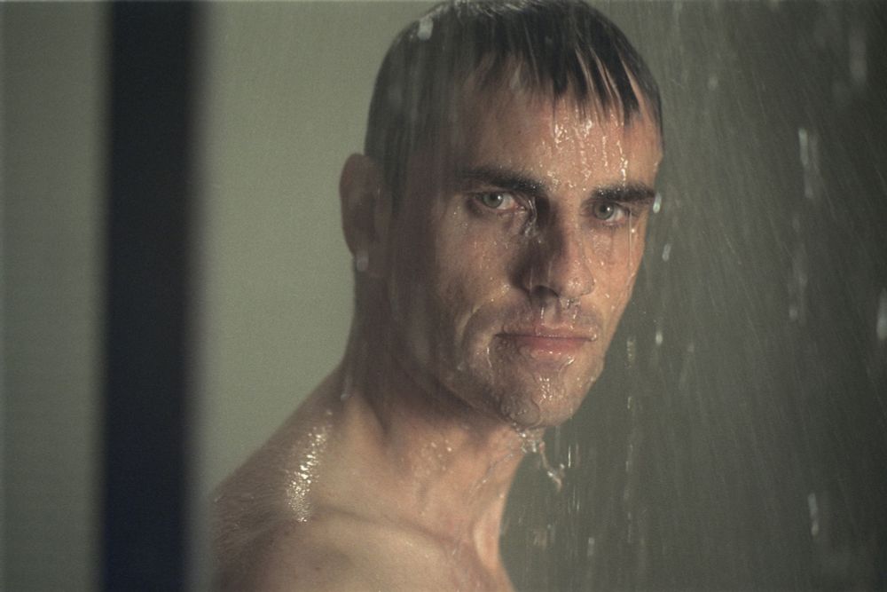 laurent lucas regard caméra, sous la douche