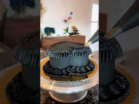 Black Cakes🤝 Weddings 🤠🖤