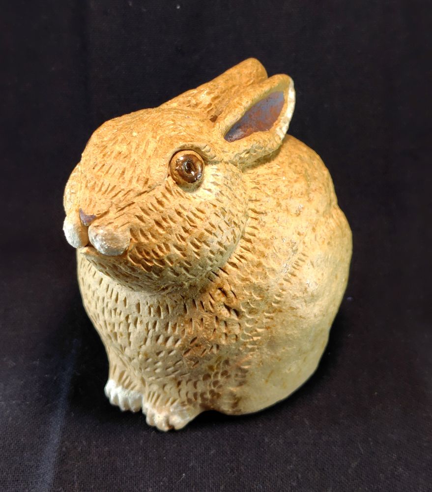 赤土陶器のウサギ