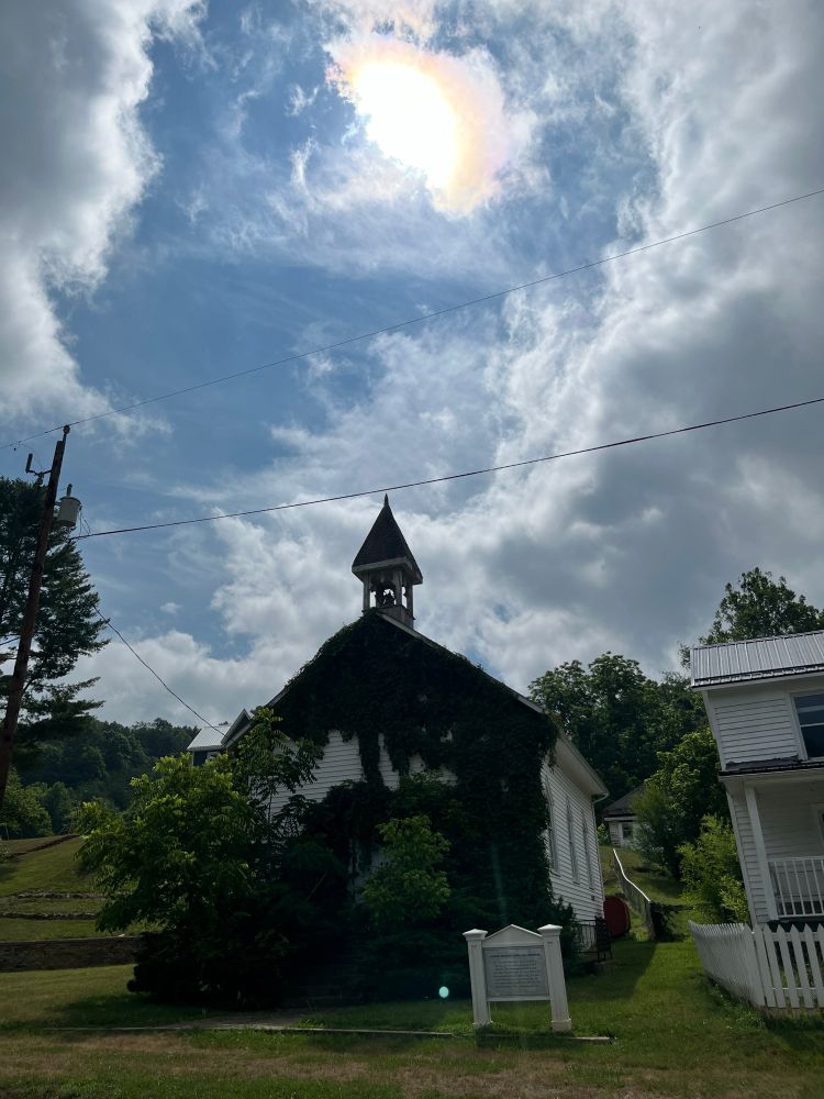 Post image (had no alt text on Bluesky)