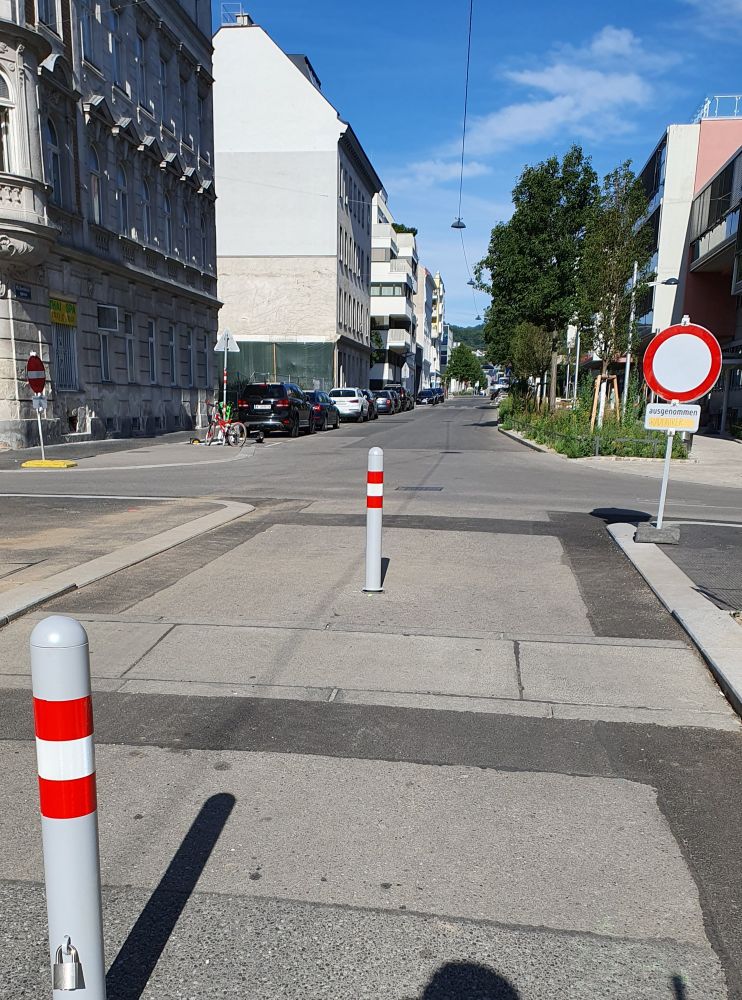 Neue Poller in der Seeböckgasse 
