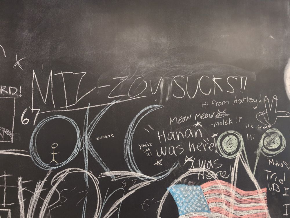 Chalkboard says Miz-zou sucks
