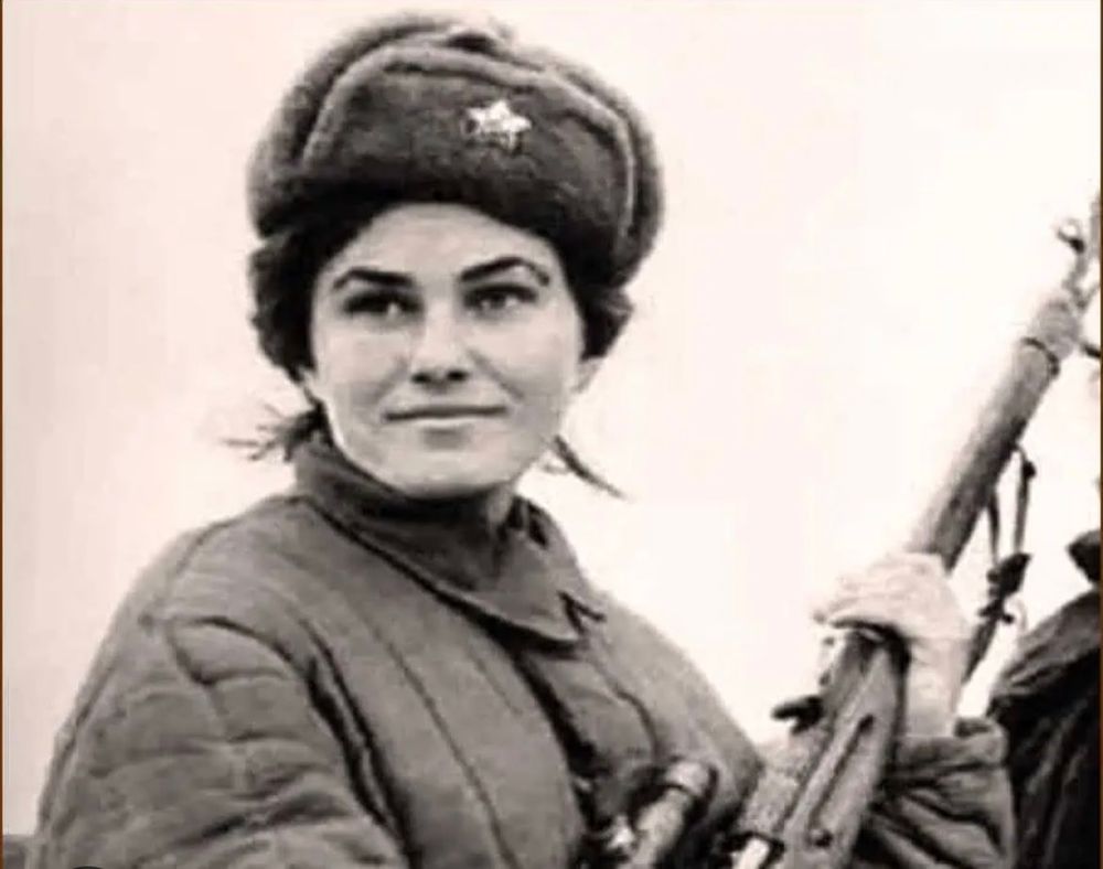 lyudmila mikhailovna pavlichenko
soviet sniper who killed 309+ nazis in WW2