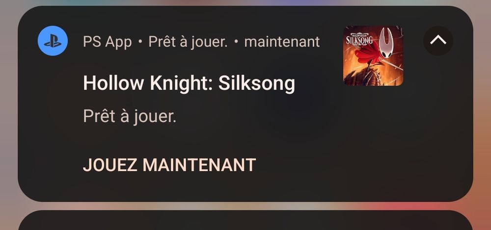 Notification de l'app PlayStation qui dit que je suis prêt à jouer à Hollow Knight Silksong